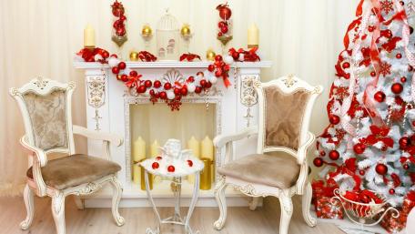 Elegant Christmas Decor for a Festive Atmosphere wallpaper