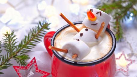 Cozy Christmas Cappuccino Delight wallpaper
