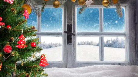Festive Winter Wonderland Scene wallpaper
