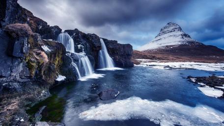 Kirkjufell (Iceland) wallpaper