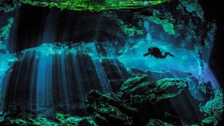 Underwater Adventure in Mystical Caves wallpaper