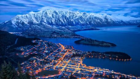 Queenstown and Lake Wakatipu wallpaper