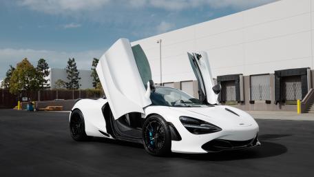 McLaren 720S Elegance in Motion wallpaper