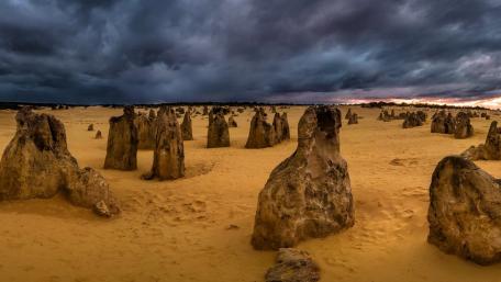 The Pinnacles Desert, Nambung National park wallpaper