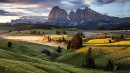 Sassolungo mountains (Val Gardena) wallpaper