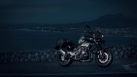 Sleek Yamaha MT-10 at Night Viewpoint wallpaper