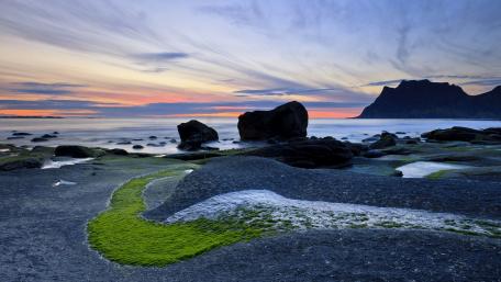 Serene Coastal Beauty at Sunset wallpaper