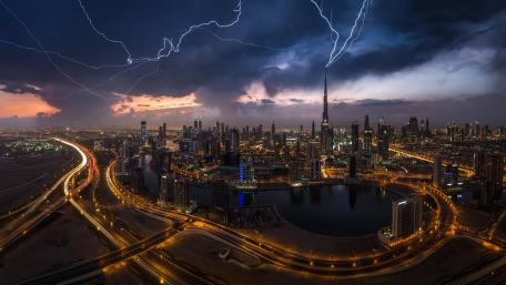 Thunderstorm in Dubai wallpaper