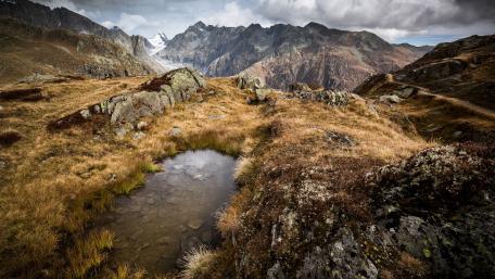 Majestic Mountain Reflection in Nature's Mirror wallpaper