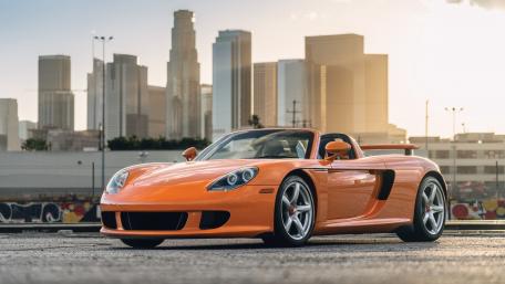 Orange Porsche wallpaper