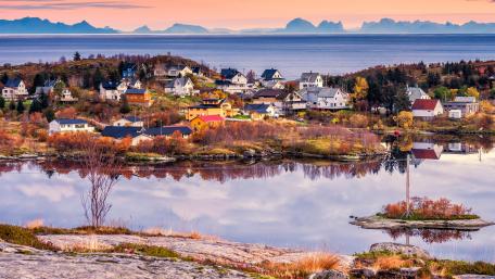 Lofoten at fall wallpaper