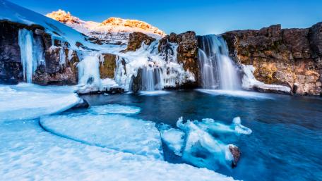 Kirkjufellsfoss waterfall wallpaper