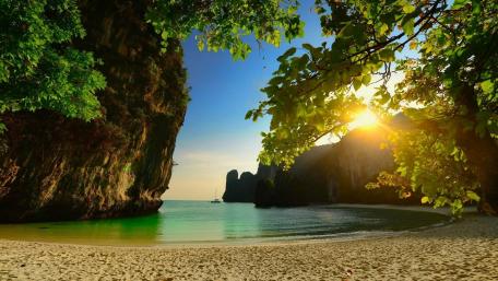 Railay Beach lagoon wallpaper