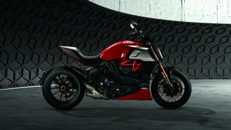 Sleek Ducati Diavel 1260 Wallpaper wallpaper