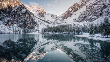 Snowy Peaks Reflected in Tranquil Lake wallpaper