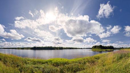 Serene River Dreams Under the Sunlight wallpaper