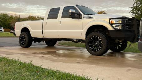 Stylish Ford F350 Pickup Truck Wallpaper wallpaper