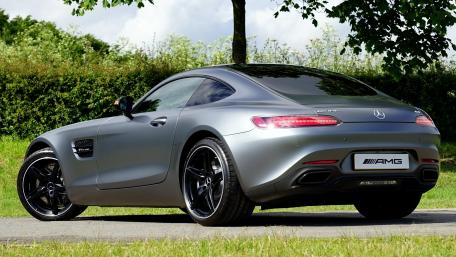 Sleek and Powerful Mercedes-Benz Luxury Coupe Wallpaper wallpaper
