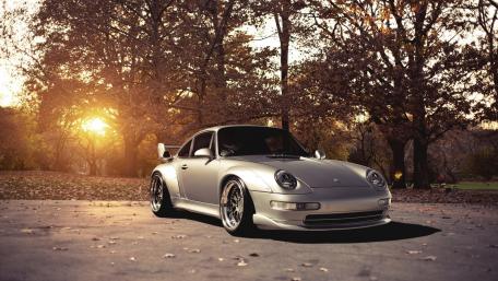 Dreamy Porsche 911 in Autumn Serenity wallpaper