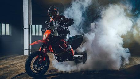 KTM SMC 690 wallpaper