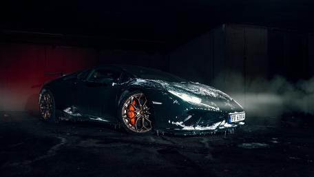Lamborghini Aventador in a Frosty Setting wallpaper