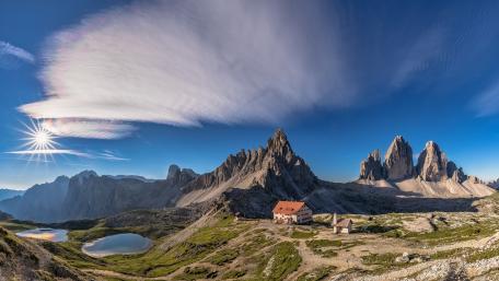 Dreizinnenhütte and the Three peaks of Lavaredo wallpaper