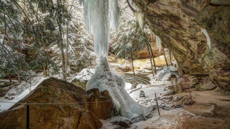 Frozen Beauty of Winter Wonderland wallpaper