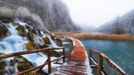 Plitvice Lakes National Park wallpaper
