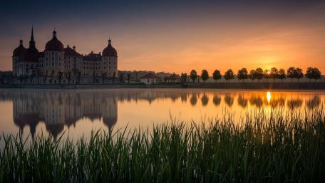 Moritzburg Castle at sunset wallpaper