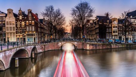 Amsterdam canal long-exposure wallpaper