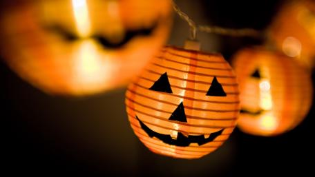 Spooky Lanterns for Halloween Celebration wallpaper