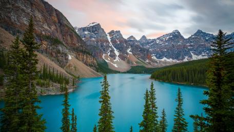 Moraine Lake, Valley of the Ten Peaks wallpaper