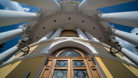 The October Palace in Kiev, Ukraine wallpaper