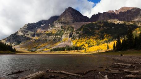 Golden Autumn Reflections in Mountain Lake wallpaper