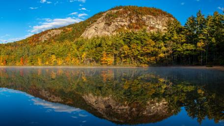 Autumn Serenity by the Lake wallpaper