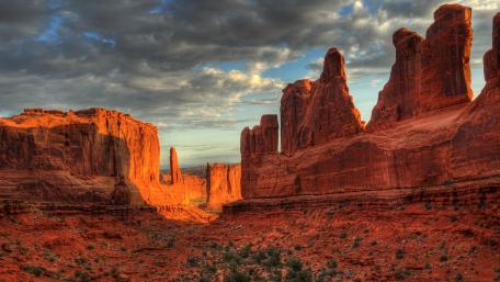 Majestic Desert Canyon at Sunset wallpaper