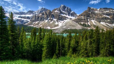 Majestic Mountain Landscape in Tranquil Nature Scene wallpaper