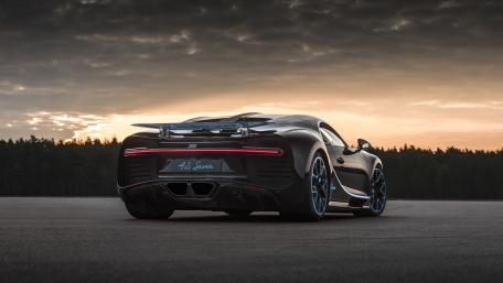 Dreamy Sunset with Bugatti Chiron Pur Sport wallpaper