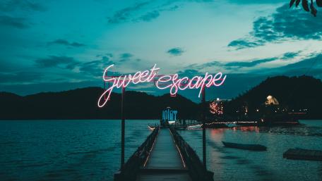 Enchanting Coastal Pier at Dusk wallpaper