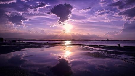 Purple Dusk Serenity Over the Sea wallpaper