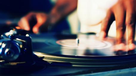 Spinning Vinyl Magic on the Turntable wallpaper