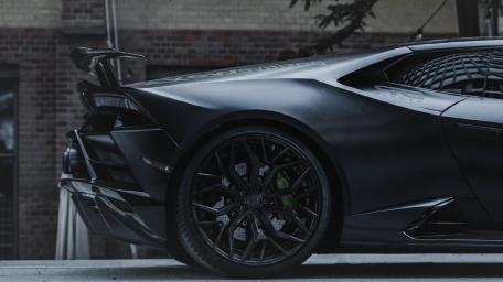 Sleek Elegance of the Lamborghini Aventador wallpaper