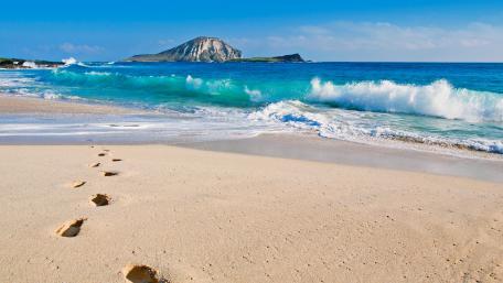 Footprints in the sand wallpaper