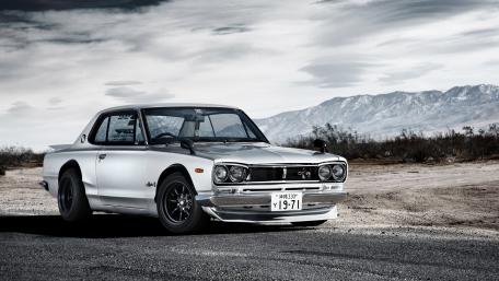 Vintage Elegance and Power on Display wallpaper