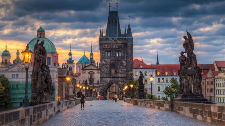 Charles Bridge (Prague, Czech Republic) wallpaper