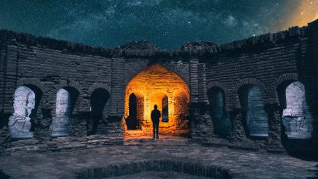 Deyre Gachin Caravansary wallpaper