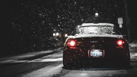 Sports Car in Snowy Night wallpaper
