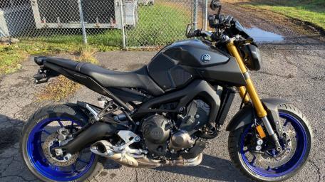 2014 Yamaha FZ-09 wallpaper
