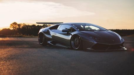 Sleek Lamborghini at Sunset Glow wallpaper