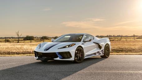 Sleek Chevrolet Corvette at Sunset wallpaper